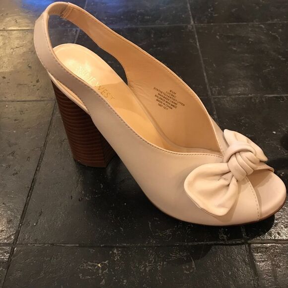 Nine West Cream Slingback Peep Toe Heels 9.5M - Picture 2 of 9